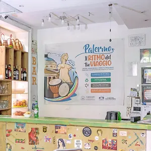 A Casa Di Amici Хостел