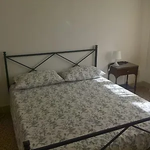Marchese Ugo Bed & Breakfast