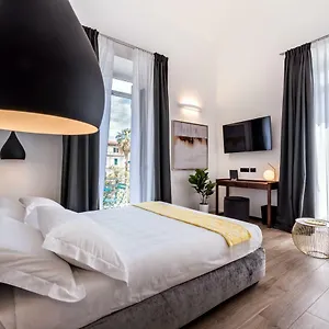 By The First - Luxury Rooms&suites 2*, La Spezia Italia